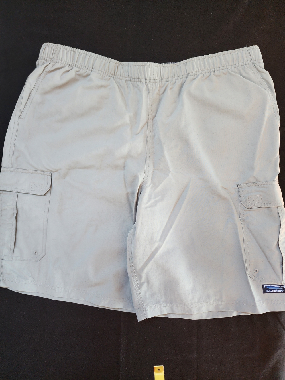 L.L. Bean Mens Sunsmart Beige Gray Cargo Shorts. NWT XL.